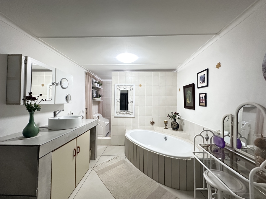 2 Bedroom Property for Sale in Stilbaai Oos Western Cape